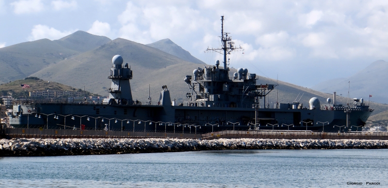 USS MOUNT WHITNEY ( LCC-20 )