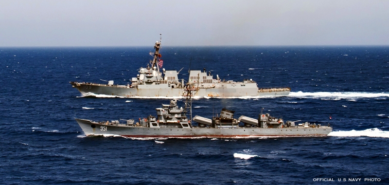NAJM EL ZAFER  ( F 951 )  e  USS  JASON DUNHAM  ( DDG-109 )