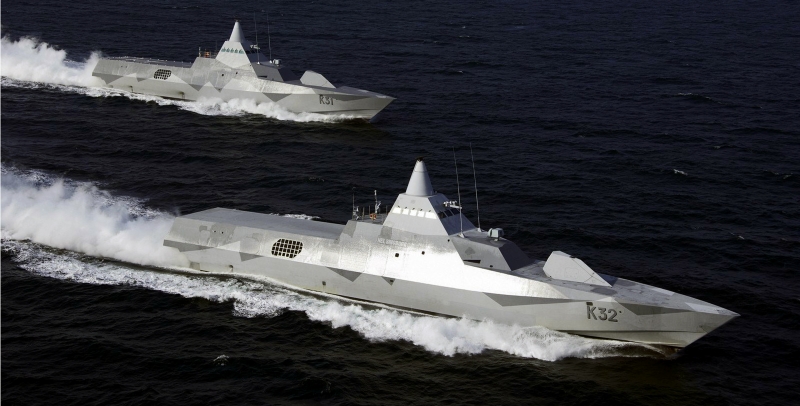 HSwMS Helsingborg (K32)  e  HSwMS Visby (K31)