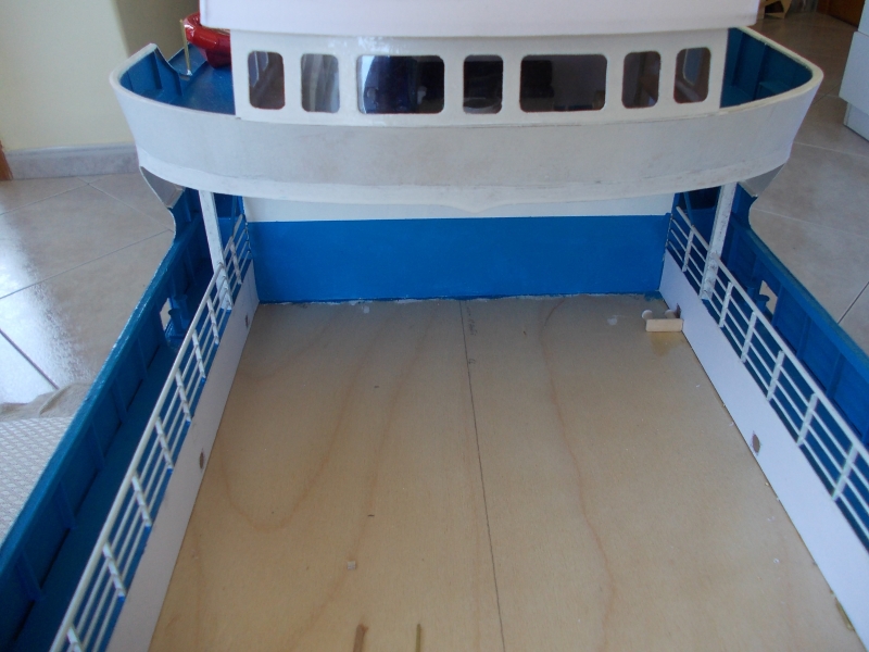 modellino tourist ferry boat terzo