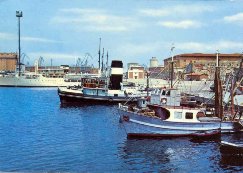 Livorno porto mediceo anni 60