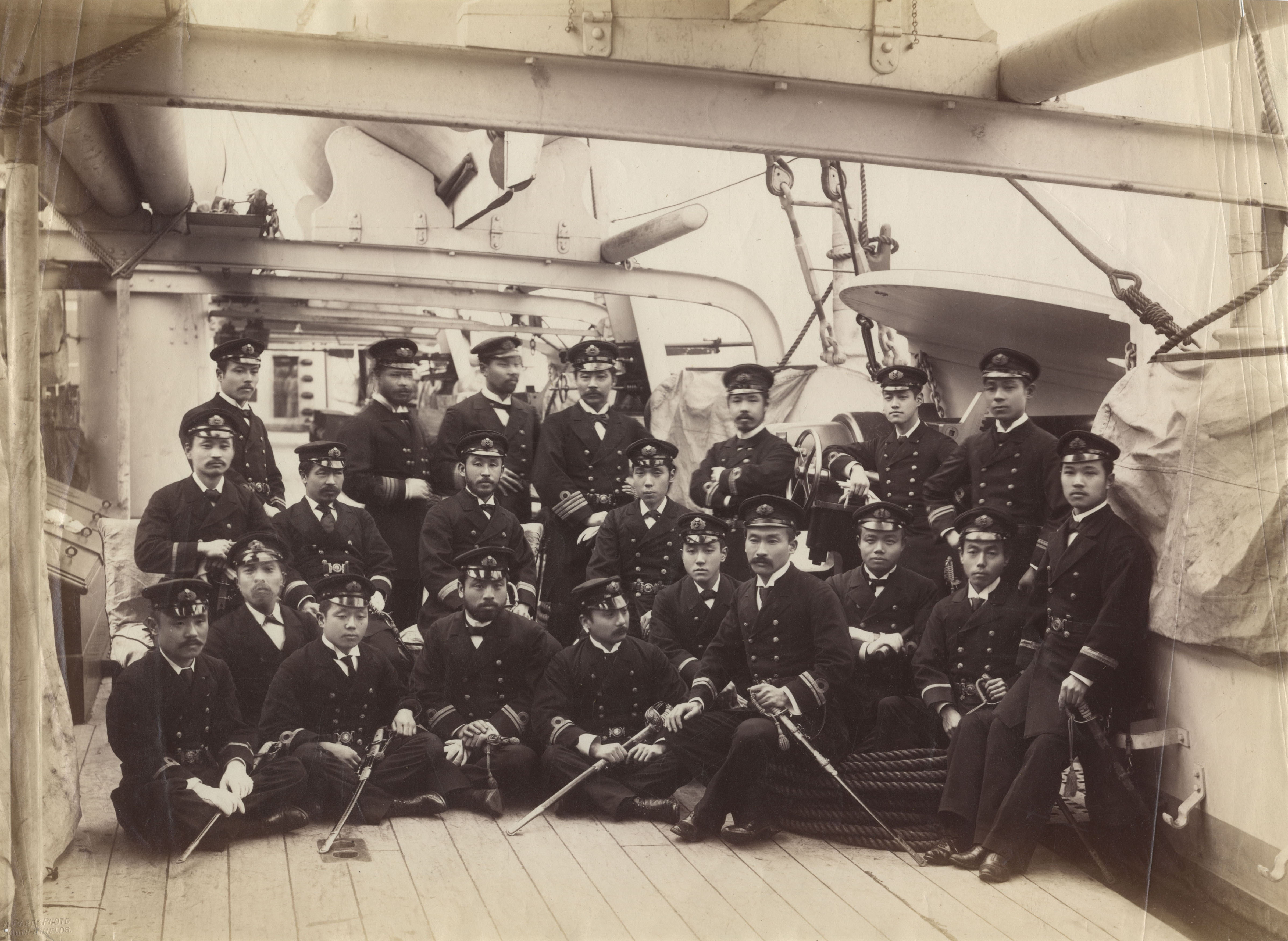 Восстание балтийских военных моряков. Офицеры крейсера Варяг 1904. Офицеры крейсера риф Варяг. Матрос с крейсера "Варяг".