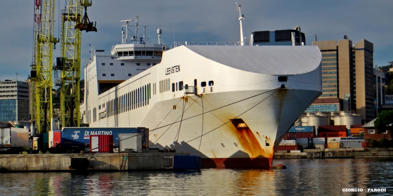 Leevsten Roro Navi e Armatori - Approdi di Passione