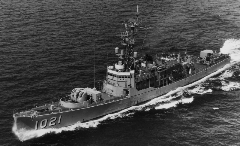 USS DE-1021 Courtney