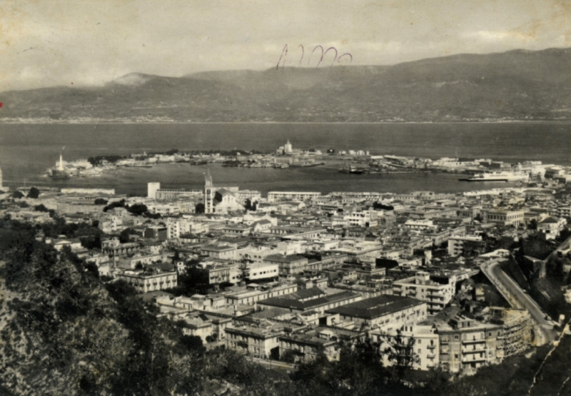 Il porto e la città di Messina