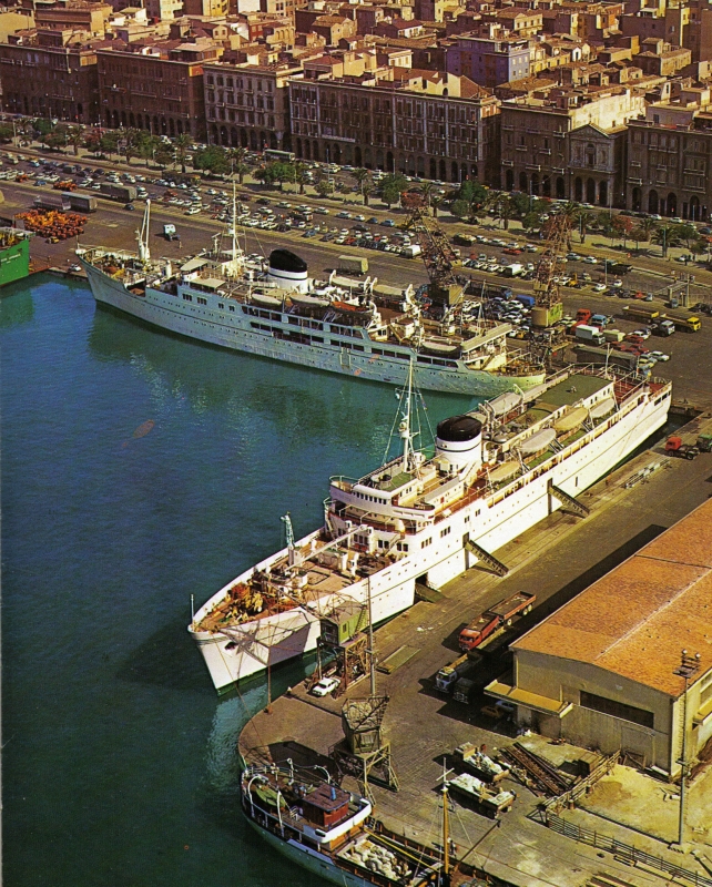 Porto di Cagliari con Regioni Tirrenia